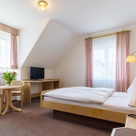 גוטמדינגן Hotel Sonne מראה חיצוני תמונה