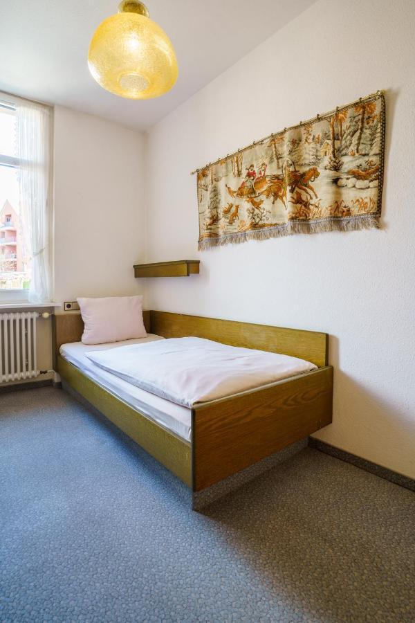 גוטמדינגן Hotel Sonne מראה חיצוני תמונה