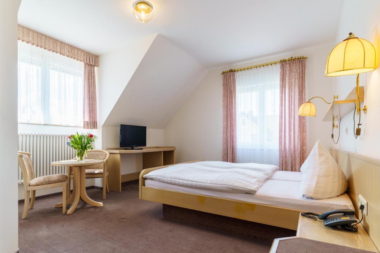 גוטמדינגן Hotel Sonne מראה חיצוני תמונה