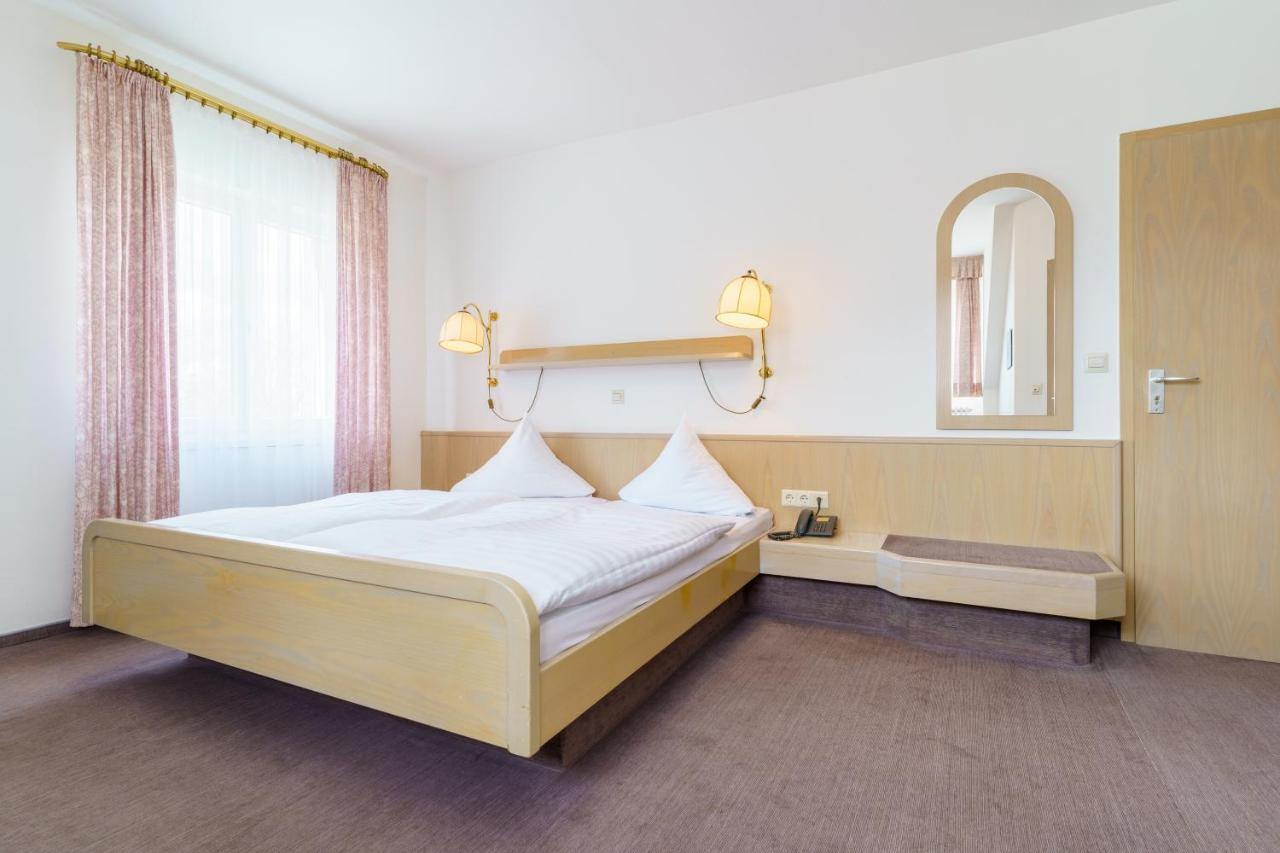 גוטמדינגן Hotel Sonne מראה חיצוני תמונה
